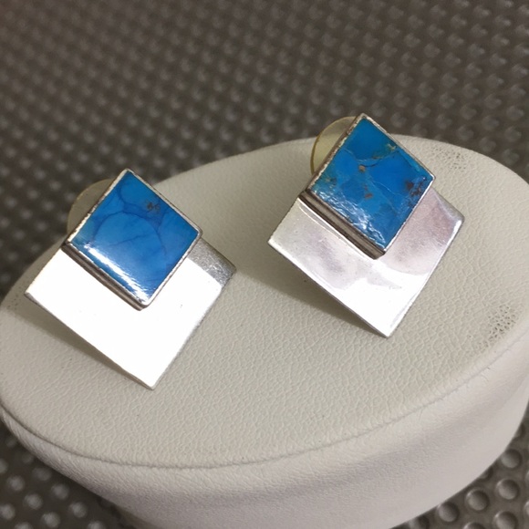 🖤Vtg Native American sterling and turquoise earrings - Picture 3 of 17